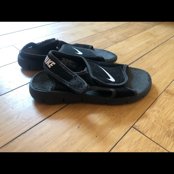 Nike Sunray Sandals Boys Sz 2 - Picture 2 of 4
